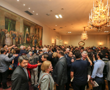 Lançamento de Livro e homenagem de universidades estaduais ao ex-governador Paulo Pimentel, no Salão Nobre do Palácio Iguaçu em Curitiba.   11/11/2019  -  Foto: Geraldo Bubniak/AEN