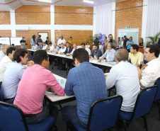 O Departamento de Trânsito do Paraná (Detran-PR) e a prefeitura de Pato Branco firmaram termo de compromisso para cooperação no trânsito. 
O termo de cooperação foi assinado nesta terça-feira (12), durante reunião do governador Carlos Massa Ratinho Junior com a equipe de secretários e dirigentes de autarquias e empresas públicas, realizada em Pato Branco, dentro da agenda da transferência da sede do governo para o município.