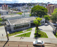 Pato Branco, no Sudoeste do Estado, ganhou uma nova sede da Delegacia da Mulher. O governador Carlos Massa Ratinho Junior inaugurou nesta terça-feira (12) o prédio em que a divisão especializada da Polícia Civil passa a funcionar. O espaço de 380 metros quadrados era utilizado pelo Fórum da cidade e foi repassado para a Secretaria de Estado da Segurança Pública. Foto: José Fernando Ogura/AEN