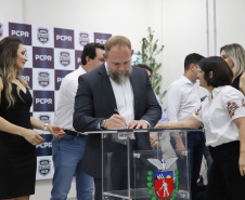 Pato Branco, no Sudoeste do Estado, ganhou uma nova sede da Delegacia da Mulher. O governador Carlos Massa Ratinho Junior inaugurou nesta terça-feira (12) o prédio em que a divisão especializada da Polícia Civil passa a funcionar. O espaço de 380 metros quadrados era utilizado pelo Fórum da cidade e foi repassado para a Secretaria de Estado da Segurança Pública. Foto: José Fernando Ogura/AEN