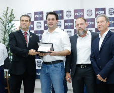 Pato Branco, no Sudoeste do Estado, ganhou uma nova sede da Delegacia da Mulher. O governador Carlos Massa Ratinho Junior inaugurou nesta terça-feira (12) o prédio em que a divisão especializada da Polícia Civil passa a funcionar. O espaço de 380 metros quadrados era utilizado pelo Fórum da cidade e foi repassado para a Secretaria de Estado da Segurança Pública.