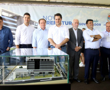 A prefeitura de Pato Branco, no Sudoeste do Paraná, ganhará uma nova sede. O Governo do Estado aportará R$ 20 milhões na obra, que deve ser licitada em 2020. Haverá contrapartida de R$ 6 milhões do município.

Nesta terça-feira (12), o governador Carlos Massa Ratinho Junior fez o lançamento da pedra fundamental do novo espaço.