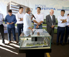 A prefeitura de Pato Branco, no Sudoeste do Paraná, ganhará uma nova sede. O Governo do Estado aportará R$ 20 milhões na obra, que deve ser licitada em 2020. Haverá contrapartida de R$ 6 milhões do município.

Nesta terça-feira (12), o governador Carlos Massa Ratinho Junior fez o lançamento da pedra fundamental do novo espaço.