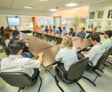 A retomada da atuação da Comissão Estadual de Segurança Pública nos Portos, Terminais e Vias Navegáveis (Cesportos), no Paraná, foi comemorada na reunião anual nesta terça-feira (12). Após um período de ostracismo, o colegiado formado por autoridades governamentais, da Portos do Paraná e das empresas portuárias voltou a ser atuante em 2019, aumentando o compromisso com os códigos internacionais de segurança vigentes.