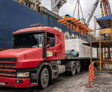  Klabin exporta sua maior carga pelo Porto de Paranaguá
