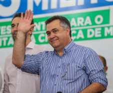 O Governo do Estado libera nesta quinta-feira (14) mais R$ 25 milhões para a continuidade das obras do Hospital da Criança de Maringá (Noroeste). A solenidade acontece na prefeitura de Maringá, com as presenças do  Secretário de Saúde ? Beto Preto e  do Prefeito de Maringá, Ulisses Maia.Maringá, 14/11/2019 -  Foto: Geraldo Bubniak/AEN