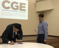 Novos servidores passam a integrar o quadro da Controladoria-Geral do Estado. Eles já começaram a capacitação para conhecer em detalhes as atividades de combate à corrupção desenvolvidas pelas coordenadorias da CGE. Foto: Divulgação/CGE