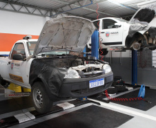 Cerca de 90% da frota de veículos oficiais do Estado está em circulação e com a manutenção em dia. Em quase três meses – entre 1º de agosto e 20 de outubro – foram reparados 8.431 veículos a um custo médio de R$ 833 por conserto. No mesmo período do ano anterior, foram reparados 5.396 veículos, a um valor médio de R$ 1.136 por conserto. O custo médio por reparo caiu 26,6%.Curitiba, 18/11/2019 - Foto: Ari Dias/AEN