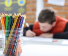 O governador Carlos Massa Ratinho Junior sancionou a lei que criou o Ganhando o Mundo, programa de intercâmbio para estudantes do Ensino Médio dos colégios estaduais, que já entra em vigor em 2020. O programa foi proposto pelo Governo do Estado e aprovado pela Assembleia Legislativa. Foto:José Fernando Ogura/AEN