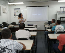Cerca de 30 profissionais participam até este sábado (23) de Curso para Encanadores em Francisco Beltrão. O curso é destinado a 25 profissionais e 5 aprendizes para aprenderem a fazer as ligações de esgoto das residências até a rede pública de acordo com os padrões e exigências da Sanepar. Foto: Divulgação/Sanepar