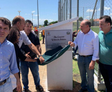 O Governo do Estado entregou nesta quinta-feira (21) em quatro municípios das Regiões dos Campos Gerais, Norte e Noroeste editais de licitação e inaugurou obras no valor total de R$ 6