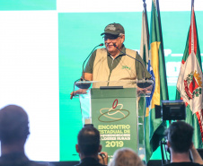O governador em exercício, Darci Piana participa do Encontro Estadual de Empreendedores e Líderes Rurais no Expotrade Pinhais, na Região Metropolitana de Curitiba.  Na foto Ágide Meneguette, presidente do Sistema FAEP/SENAR-PR.   Curitiba, 22/11/2019 -  Foto: Geraldo Bubniak/AEN