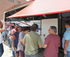 A segunda edição da Feira da Cidadania levou a moradores do tradicional bairro de Santa Felicidade, em Curitiba, diversos serviços gratuitos nesta sexta-feira (22). O destaque do evento foi o Mutirão de Emprego, encaminhou mais de 1,8 mil pessoas para vagas de trabalho. Foto: Divulgação/SEJUF