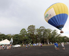 Aventura e Natureza, em Ribeirão Claro. Participaram: prefeito de Ribeirão Claro, Mario Augusto Pereira; diretor superintendente de Espotes, Hélio Wirbiski; diretor presidente do ITCG, Mozarte de Quadros Junior;   entre outros.Ribeirão Claro, 23-11-19.Foto: Arnaldo Alves / AEN.