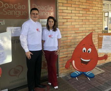 Servidores da Controladoria-Geral do Estado (CGE) se mobilizaram desde o início do mês para o Dia Nacional do Doador de Sangue Voluntário, celebrado nesta segunda-feira (25). O maior grupo se reuniu na sexta-feira (22) com apoio da Superintendência-Geral de Ação Solidária, vinculada à Secretaria da Justiça, Família e Trabalho, para doar sangue. Foto: Divulgação/CGE