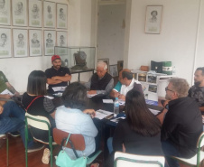 O Governo do Estado capacita os comerciantes, ambulantes e empresários do Litoral para o período de intenso movimento e fluxo de turistas na temporada, a partir dos próximos dias. A ação é realizada pela Paraná Turismo. Foto: Edson Thomaz