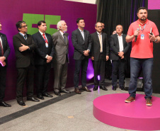 A Celepar comemorou nesta quarta-feira, 27 de novembro, 55 anos de história dedicada a facilitar a vida do cidadão paranaense. No evento de comemoração, com a presença do vice-governador Darci Piana, foi anunciado mais um projeto inovador, o CeleparLand, e também apresentada a nova identidade visual da empresa. Curitiba, 27/11/2019- Foto: Ari Dias/AEN