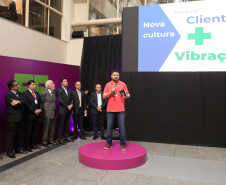 A Celepar comemorou nesta quarta-feira, 27 de novembro, 55 anos de história dedicada a facilitar a vida do cidadão paranaense. No evento de comemoração, com a presença do vice-governador Darci Piana, foi anunciado mais um projeto inovador, o CeleparLand, e também apresentada a nova identidade visual da empresa. Curitiba, 27/11/2019- Foto: Ari Dias/AEN