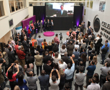 A Celepar comemorou nesta quarta-feira, 27 de novembro, 55 anos de história dedicada a facilitar a vida do cidadão paranaense. No evento de comemoração, com a presença do vice-governador Darci Piana, foi anunciado mais um projeto inovador, o CeleparLand, e também apresentada a nova identidade visual da empresa. Curitiba, 27/11/2019- Foto: Ari Dias/AEN