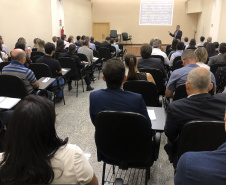 A Controladoria-Geral do Estado (CGE) promoveu capacitação sobre a modalidade de licitação que começa a ser adotada pelo Paraná, principalmente para obras públicas. O auditor do Tribunal de Contas da União (TCU) Claudio Sarian explicou o Regime Diferenciado de Contratações Públicas e destacou que este permite melhor planejamento de gastos e restrição à quantidade de aditivos. fOTO: dIVULGAÇÃO/CGE