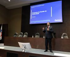 A Lei Geral de Proteção de Dados (LGPD) entra plenamente em vigor em agosto do próximo ano e exigirá adequações. Para esclarecer os reflexos da lei nas operações diárias do governo estadual, a Controladoria-Geral do Estado (CGE), em parceria com a Celepar, reuniram especialistas no assunto e servidores de diversos órgãos estaduais para debaterem as mudanças exigidas por essa legislação. O encontro foi terça-feira (26). Foto:CGE