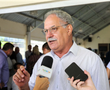 O Governador Carlos Massa Ratinho Júnior lança nesta quinta-feira (28),  o Programa Vida Nova Paraná em Jandaia do Sul.  E também anuncia  recursos e ações nas áreas da saúde, desenvolvimento urbano e sinalização viária, além de entrega de ambulância e de viatura para a Polícia Militar. Prefeito Ditao Pupio Jandaia do Sul, 28/11/2019 -  Foto: Geraldo Bubniak/AEN