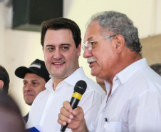 O Governador Carlos Massa Ratinho Júnior lança nesta quinta-feira (28),  o Programa Vida Nova Paraná em Jandaia do Sul.  E também anuncia  recursos e ações nas áreas da saúde, desenvolvimento urbano e sinalização viária, além de entrega de ambulância e de viatura para a Polícia Militar.Jandaia do Sul, 28/11/2019 -  Foto: Geraldo Bubniak/AEN