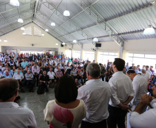 O Governador Carlos Massa Ratinho Júnior lança nesta quinta-feira (28),  o Programa Vida Nova Paraná em Jandaia do Sul.  E também anuncia  recursos e ações nas áreas da saúde, desenvolvimento urbano e sinalização viária, além de entrega de ambulância e de viatura para a Polícia Militar.Jandaia do Sul, 28/11/2019 -  Foto: Geraldo Bubniak/AEN