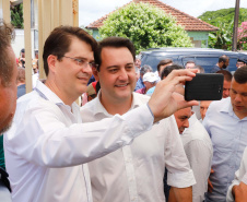 O município de Jandaia do Sul, no Vale do Ivaí, receberá uma série de ações do Governo do Estado nas áreas da saúde, segurança, saneamento, esporte, desenvolvimento urbano e para a sinalização de trânsito. Os investimentos somam R$ 21 milhões e foram confirmados pelo governador Carlos Massa Ratinho Junior nesta quinta-feira (28), em evento no município.