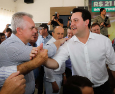 O município de Jandaia do Sul, no Vale do Ivaí, receberá uma série de ações do Governo do Estado nas áreas da saúde, segurança, saneamento, esporte, desenvolvimento urbano e para a sinalização de trânsito. Os investimentos somam R$ 21 milhões e foram confirmados pelo governador Carlos Massa Ratinho Junior nesta quinta-feira (28), em evento no município.