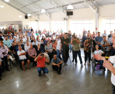 O município de Jandaia do Sul, no Vale do Ivaí, receberá uma série de ações do Governo do Estado nas áreas da saúde, segurança, saneamento, esporte, desenvolvimento urbano e para a sinalização de trânsito. Os investimentos somam R$ 21 milhões e foram confirmados pelo governador Carlos Massa Ratinho Junior nesta quinta-feira (28), em evento no município.