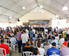 O município de Jandaia do Sul, no Vale do Ivaí, receberá uma série de ações do Governo do Estado nas áreas da saúde, segurança, saneamento, esporte, desenvolvimento urbano e para a sinalização de trânsito. Os investimentos somam R$ 21 milhões e foram confirmados pelo governador Carlos Massa Ratinho Junior nesta quinta-feira (28), em evento no município.