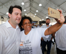 O município de Jandaia do Sul, no Vale do Ivaí, receberá uma série de ações do Governo do Estado nas áreas da saúde, segurança, saneamento, esporte, desenvolvimento urbano e para a sinalização de trânsito. Os investimentos somam R$ 21 milhões e foram confirmados pelo governador Carlos Massa Ratinho Junior nesta quinta-feira (28), em evento no município.