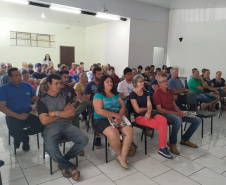 O trabalho do Instituto Emater com produtores da região de Francisco Beltrão trouxe um aumento médio de 35% na produção diária de leite por vaca, o que representa quase 3 mil litros a mais por mês em cada propriedade. O incremento na renda das famílias foi significativo e houve ainda redução do custo de produção. Foto: Emater