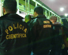 A Força-Tarefa Infância Segura de Combate a Crimes contra a Criança realizou na noite de quinta-feira (28) ações de fiscalização e conscientização em estabelecimentos comerciais e bares de Curitiba. Foi a sexta Operação Integrada e Ostensiva de Protec&#807;a&#771;o a&#768;s Crianc&#807;as e Adolescentes. Foto:SEJUF