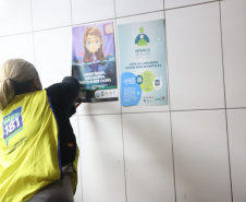 A Força-Tarefa Infância Segura de Combate a Crimes contra a Criança realizou na noite de quinta-feira (28) ações de fiscalização e conscientização em estabelecimentos comerciais e bares de Curitiba. Foi a sexta Operação Integrada e Ostensiva de Protec&#807;a&#771;o a&#768;s Crianc&#807;as e Adolescentes. Foto:SEJUF
