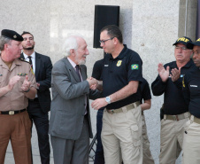 Foram entregues à Polícia Rodoviária Federal (PRF) 26 viaturas blindadas. O vice-governador Darci Piana fez a entrega dos veículos, que foram adquiridos por convênio entre o Governo do Estado, através do Departamento de Estradas de Rodagem (DER), e a superintendência estadual da PRF. Os recursos são dos contratos de concessão das rodovias, para aparelhamento das forças policiais do Estado. Foto: Ari Dias/AEN