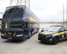 Foram entregues à Polícia Rodoviária Federal (PRF) 26 viaturas blindadas. O vice-governador Darci Piana fez a entrega dos veículos, que foram adquiridos por convênio entre o Governo do Estado, através do Departamento de Estradas de Rodagem (DER), e a superintendência estadual da PRF. Os recursos são dos contratos de concessão das rodovias, para aparelhamento das forças policiais do Estado. Foto: Ari Dias/AEN