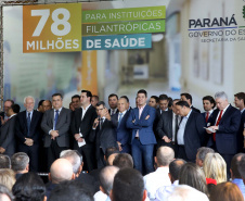 O governador Carlos Massa Ratinho Junior autorizou nesta terça-feira (3) o repasse de R$ 78 milhões para hospitais filantrópicos. Os recursos são destinados a obras (R$ 44,5 milhões) e equipamentos (R$ 33,5 milhões). É o maior pacote financeiro unificado da história às instituições, que atendem mais de 50% dos pacientes do Sistema Único de Saúde (SUS) no Paraná. Curitiba,03/12/2019 Foto:Jaelson Lucas / AEN