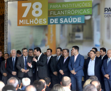 O governador Carlos Massa Ratinho Junior autorizou nesta terça-feira (3) o repasse de R$ 78 milhões para hospitais filantrópicos. Os recursos são destinados a obras (R$ 44,5 milhões) e equipamentos (R$ 33,5 milhões). É o maior pacote financeiro unificado da história às instituições, que atendem mais de 50% dos pacientes do Sistema Único de Saúde (SUS) no Paraná. Curitiba,03/12/2019 Foto:Jaelson Lucas / AEN