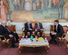 O vice governador Darci Piana recebe nesta terça-feira (3), o embaixador da Alemanha no Brasil, Georg Witschel no Palácio Iguaçu.   Curitiba, 03/12/2019 -  Foto: Geraldo Bubniak/AEN