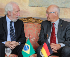 O vice governador Darci Piana recebe nesta terça-feira (3), o embaixador da Alemanha no Brasil, Georg Witschel no Palácio Iguaçu.   Curitiba, 03/12/2019 -  Foto: Geraldo Bubniak/AEN