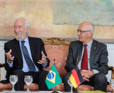 O vice governador Darci Piana recebe nesta terça-feira (3), o embaixador da Alemanha no Brasil, Georg Witschel no Palácio Iguaçu.   Curitiba, 03/12/2019 -  Foto: Geraldo Bubniak/AEN