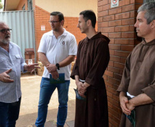 Representantes da Superintendência Geral de Diálogo e Interação Social (Sudis) visitaram nesta terça-feira (3), em Maringá, entidades carentes com o objetivo de fortalecer e atender as demandas de todos os setores da sociedade, principalmente dos mais necessitatos. Foto: Nelson/SUDIS