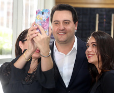 O governador Carlos Massa Ratinho Junior afirmou nesta quinta-feira (5) que a modernização do Estado passa pelo papel de fiscalização do Ministério Público do Paraná (MPPR) e pela construção de políticas conjuntas de atendimento social. Ele participou do Congresso Estadual do MPPR e de uma sessão plenária sobre planejamento estratégico do órgão, que acontecem em Curitiba.Foto Gilson Abreu/AEN
