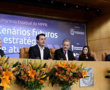 O governador Carlos Massa Ratinho Junior afirmou nesta quinta-feira (5) que a modernização do Estado passa pelo papel de fiscalização do Ministério Público do Paraná (MPPR) e pela construção de políticas conjuntas de atendimento social. Ele participou do Congresso Estadual do MPPR e de uma sessão plenária sobre planejamento estratégico do órgão, que acontecem em Curitiba.Foto Gilson Abreu/AEN