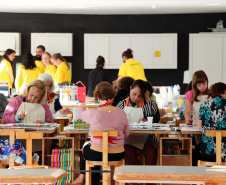 O Museu Oscar Niemeyer (MON) conquista um dos mais importantes prêmios nacionais na área de educação em museus, o Prêmio Darcy Ribeiro 2019, concedido pelo Instituto Brasileiro de Museus (Ibram). O programa premiado foi o Arte para Maiores, destinado a pessoas com mais de 60 anos, que tem com a proposta de aproximar esse público das artes visuais, em encontros mensais e gratuitos.