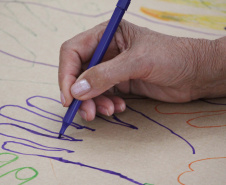 O Museu Oscar Niemeyer (MON) conquista um dos mais importantes prêmios nacionais na área de educação em museus, o Prêmio Darcy Ribeiro 2019, concedido pelo Instituto Brasileiro de Museus (Ibram). O programa premiado foi o Arte para Maiores, destinado a pessoas com mais de 60 anos, que tem com a proposta de aproximar esse público das artes visuais, em encontros mensais e gratuitos.