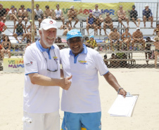 O vice-governador Darci Piana esteve neste sábado (11) no tradicional Futebol das Estrelas, em Matinhos, e destacou que a programação esportiva do Verão Maior é um vetor especial do turismo do Litoral e das praias de água doce do Estado. O Athletiba inaugural de 2020 deu largada a um calendário que engloba aulas de ginástica, torneios de vôlei, balonismo e muito mais. Foto: Gilson Abreu/AEN