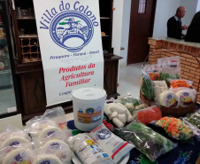 Além de complementar a alimentação de 118 mil crianças que recebem gratuitamente um litro de leite enriquecido por dia em todo o Paraná, o programa Leite das Crianças é um dos grandes responsáveis por fomentar a pecuária leiteira no Estado. Foto: SEAB